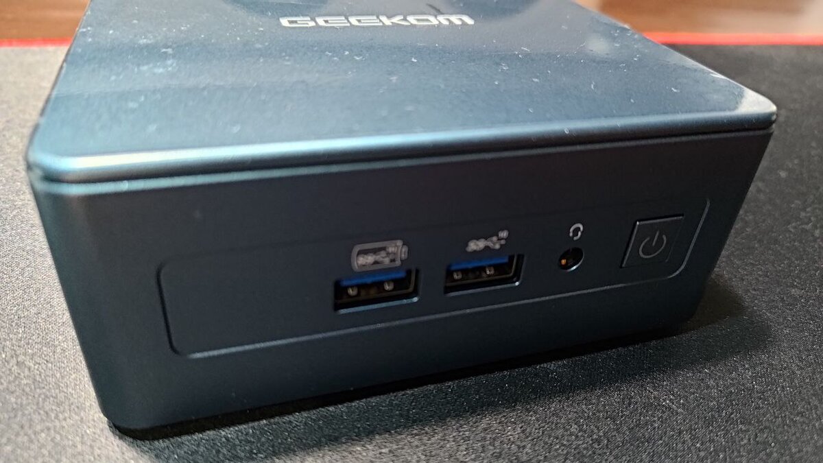 Неттоп geekom. Неттоп Iru NUC 113. Неттоп NUC 10: Intel Core i5-10210u. Intel NUC Core i7. Intel NUC 10 Performance nuc10i7fnh.