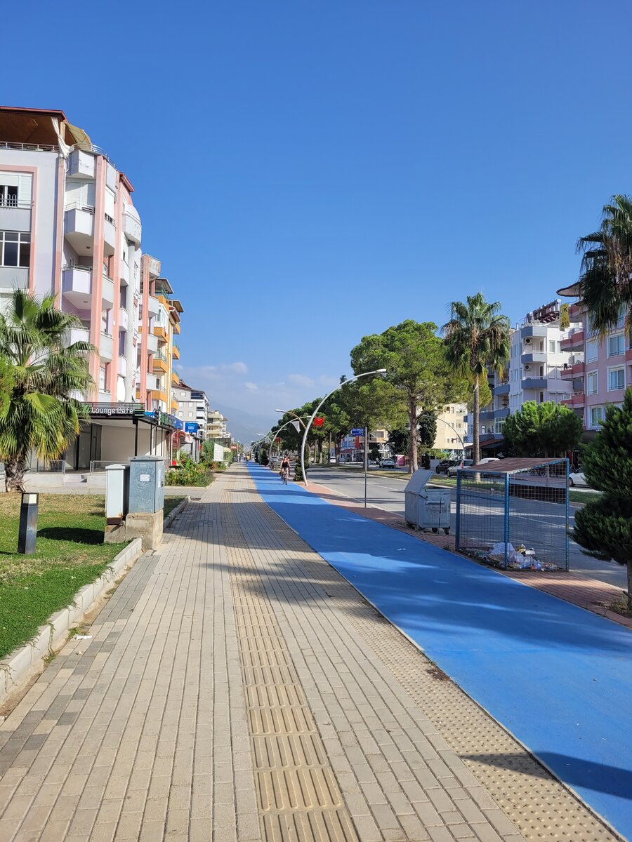 Газипаша. Дениз-йоллу (Морская дорога ). Времени час дня-народа почти нет. Фото автора. 