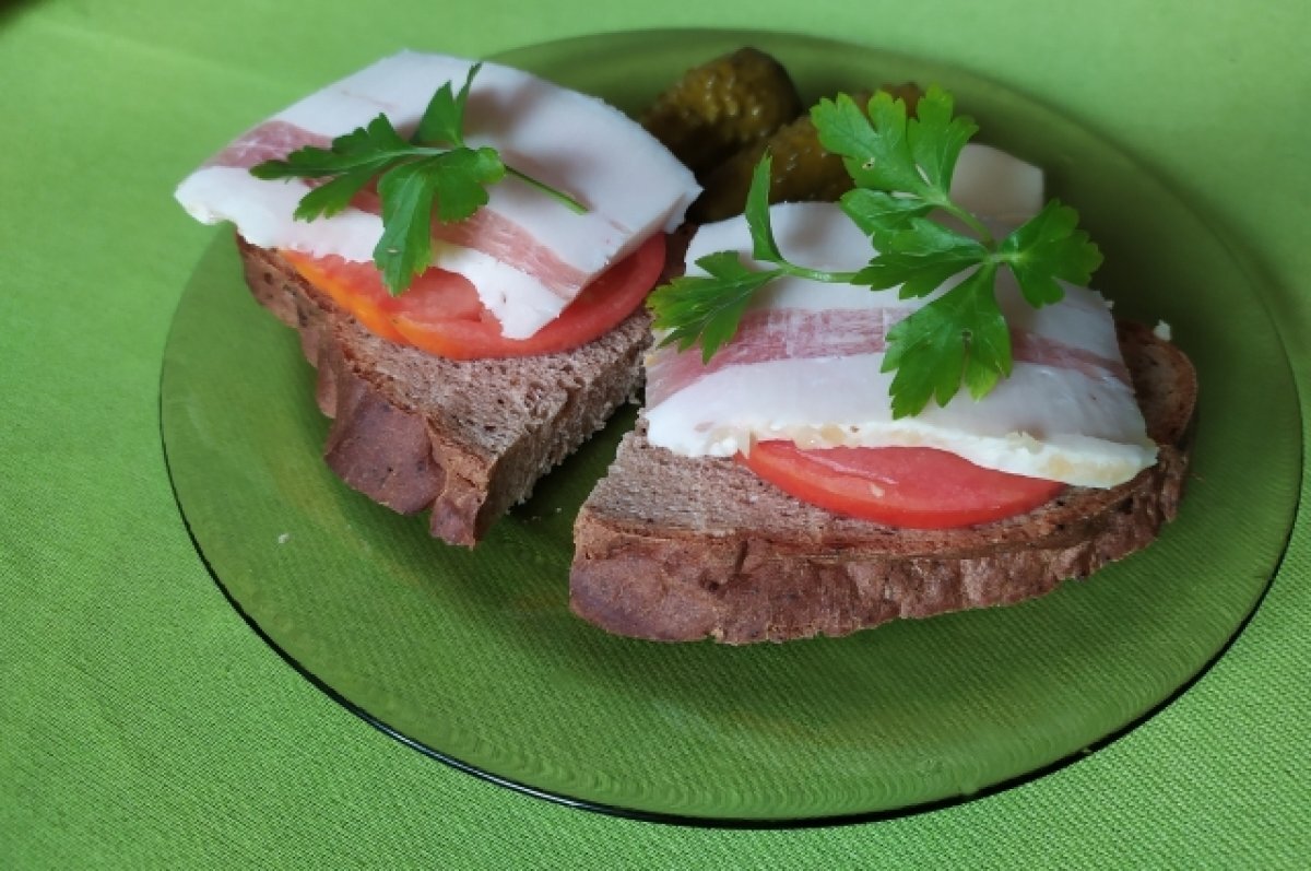    Врач Драпкина рассказала об опасности синдрома «чая с бутербродом»