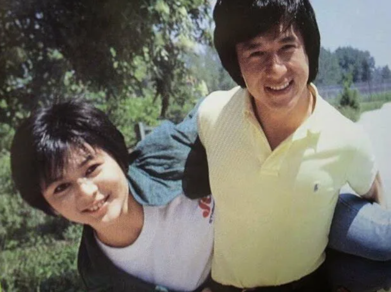 джеки чан на съемочной площадке. джеки чан доспехи бога. доспехи бога съемки. предъямский замок джеки чан. доспехи бога 1986 съемки.