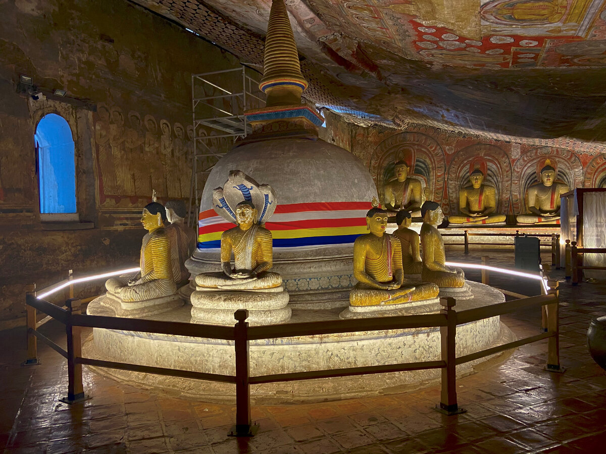 Dambulla Cave Temple