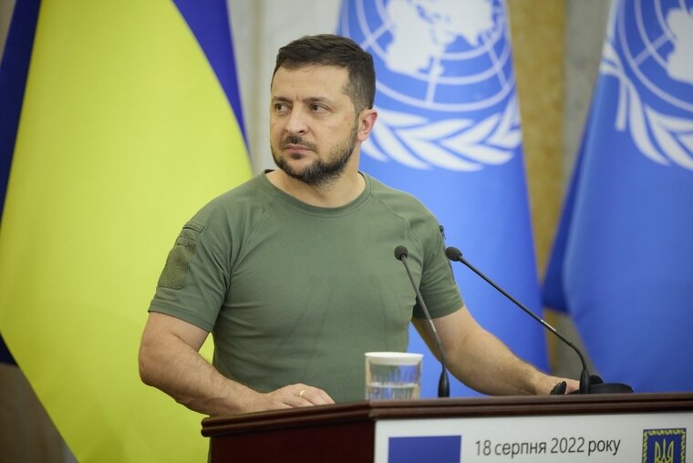    Кабинет министров обязан провести консультации с ЕК, заявил Владимир Зеленский