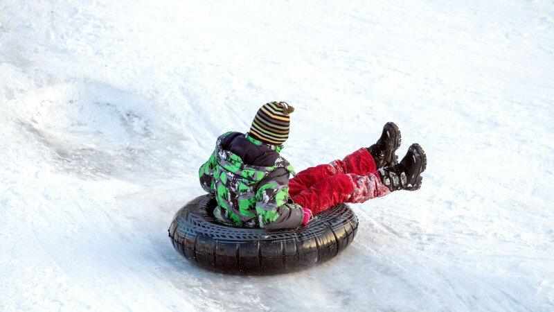     Тюбинг. Плюшка. Горка. unsplash.com