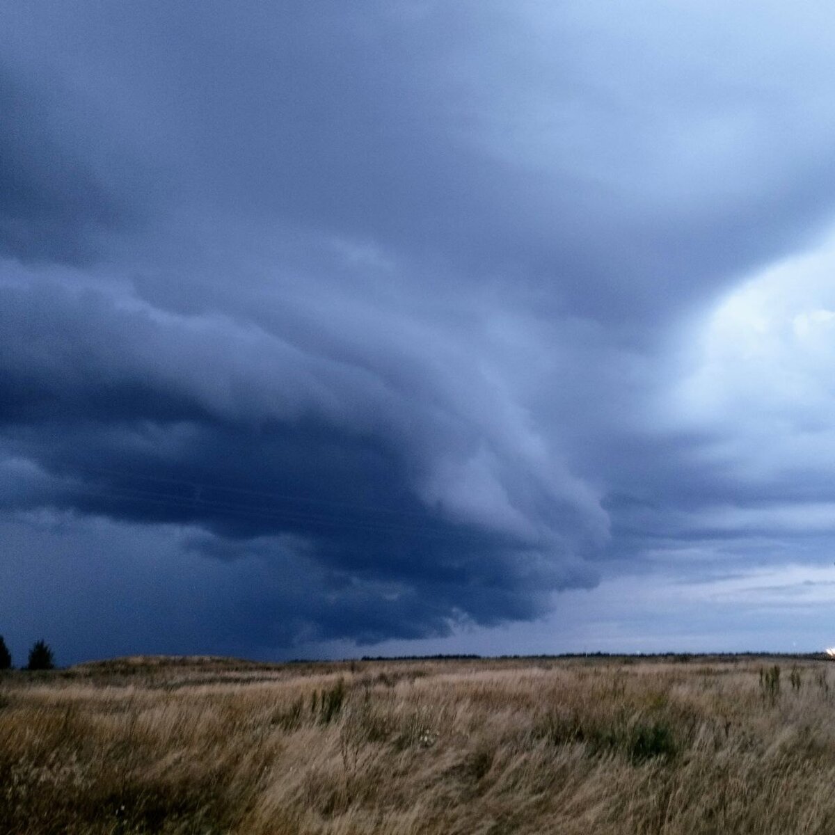 смерч в кузбассе. буря и гроза. солнечная буря явление. гроза в питере 18 мая 2021. завтра буря.
