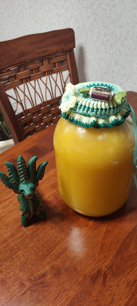 Мёд из Тархан в уютном чепчике ручной работы