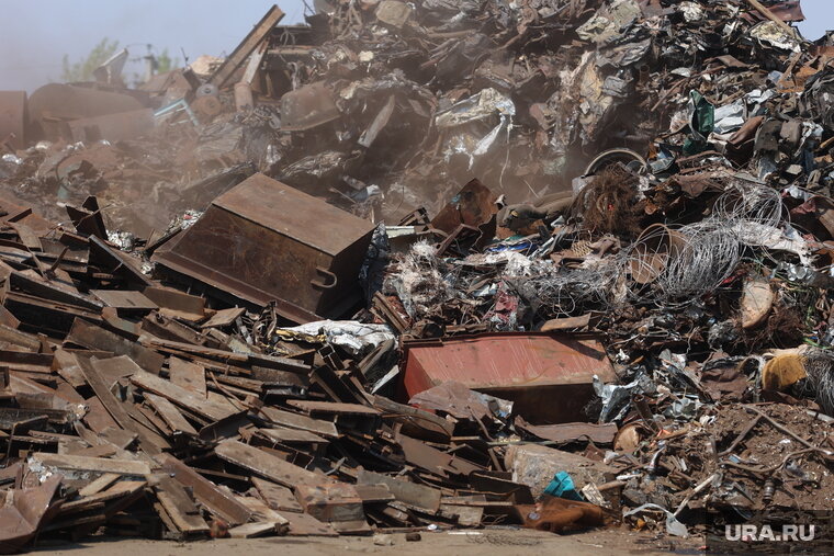    В Тарко-Сале отходы и сломанную бытовую технику сваливали за пределами полигона ТБО