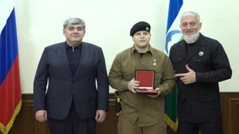     Адам Кадыров на награждении. Telegram-канал "Казбек Коков"