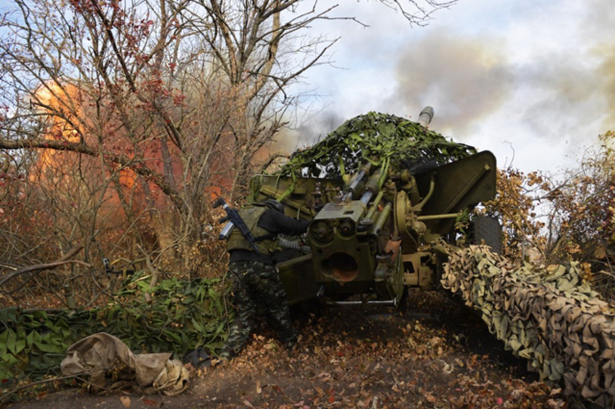    Боевая работа 152-мм пушки «Гиацинт-Б» по позициям ВСУ на Запорожском направлении в зоне проведения специальной военной операции.