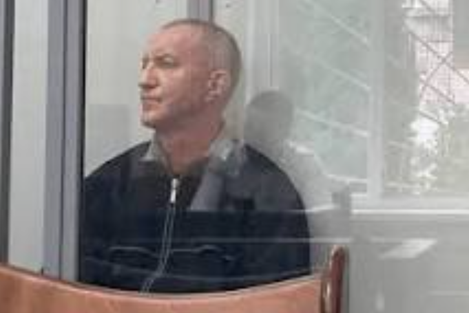 Валерий Шайтанов (в зале суда), генерал-майор СБУ. Служил в подразделениях специального назначения КГБ СССР, затем — в «Альфе» СБУ. За его плечами служба в Афганистане. 