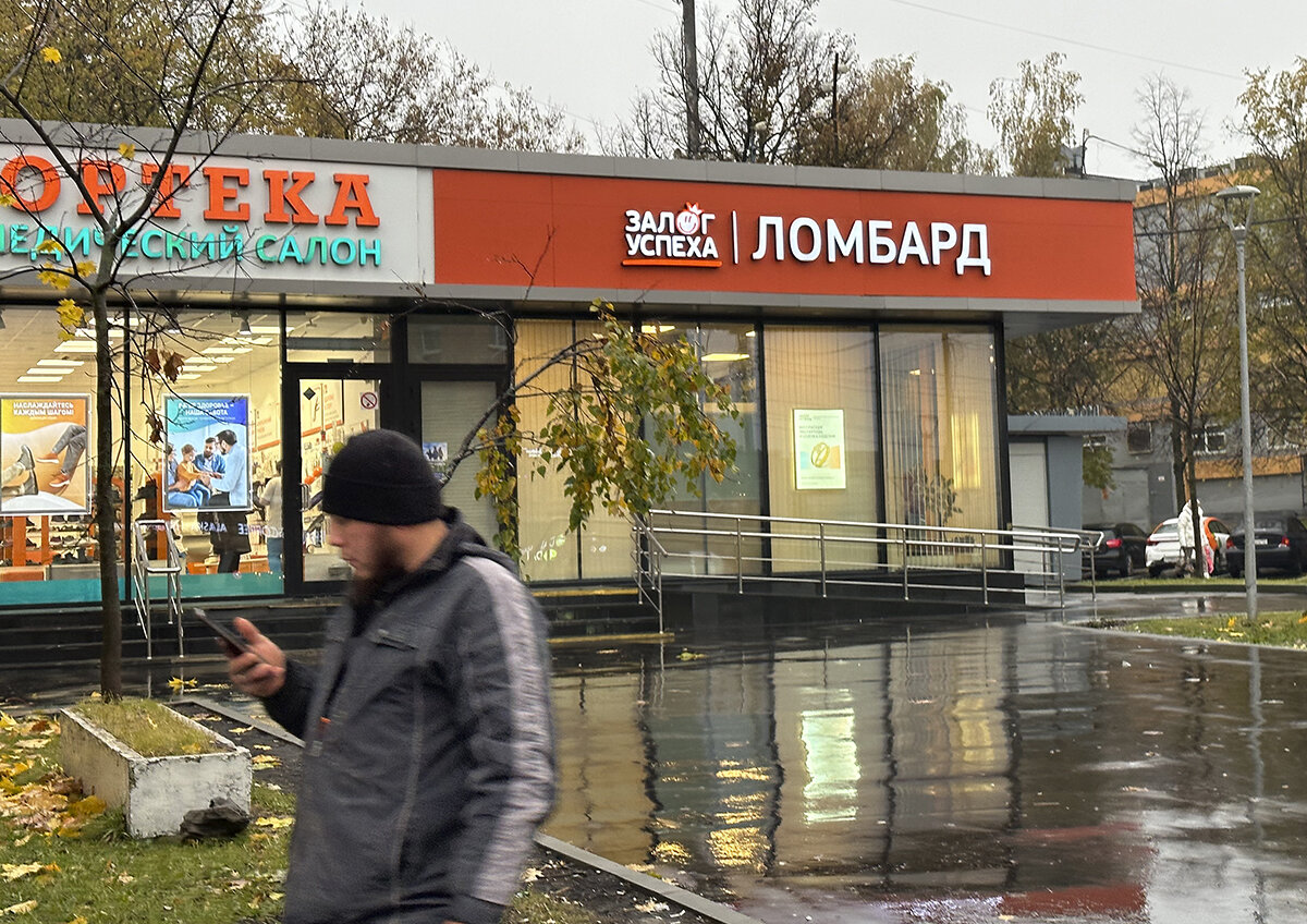    Долговая нагрузка на россиян не критична, но заставляет задуматься