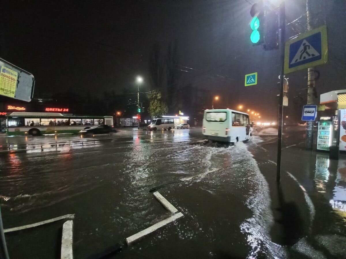 Новости в воронеже сегодня ночью. Что случилось в воронеже сегодня ночью. Новости в воронеже сегодня ночью. Эвакуация людей. Новости в воронеже сегодня ночью.