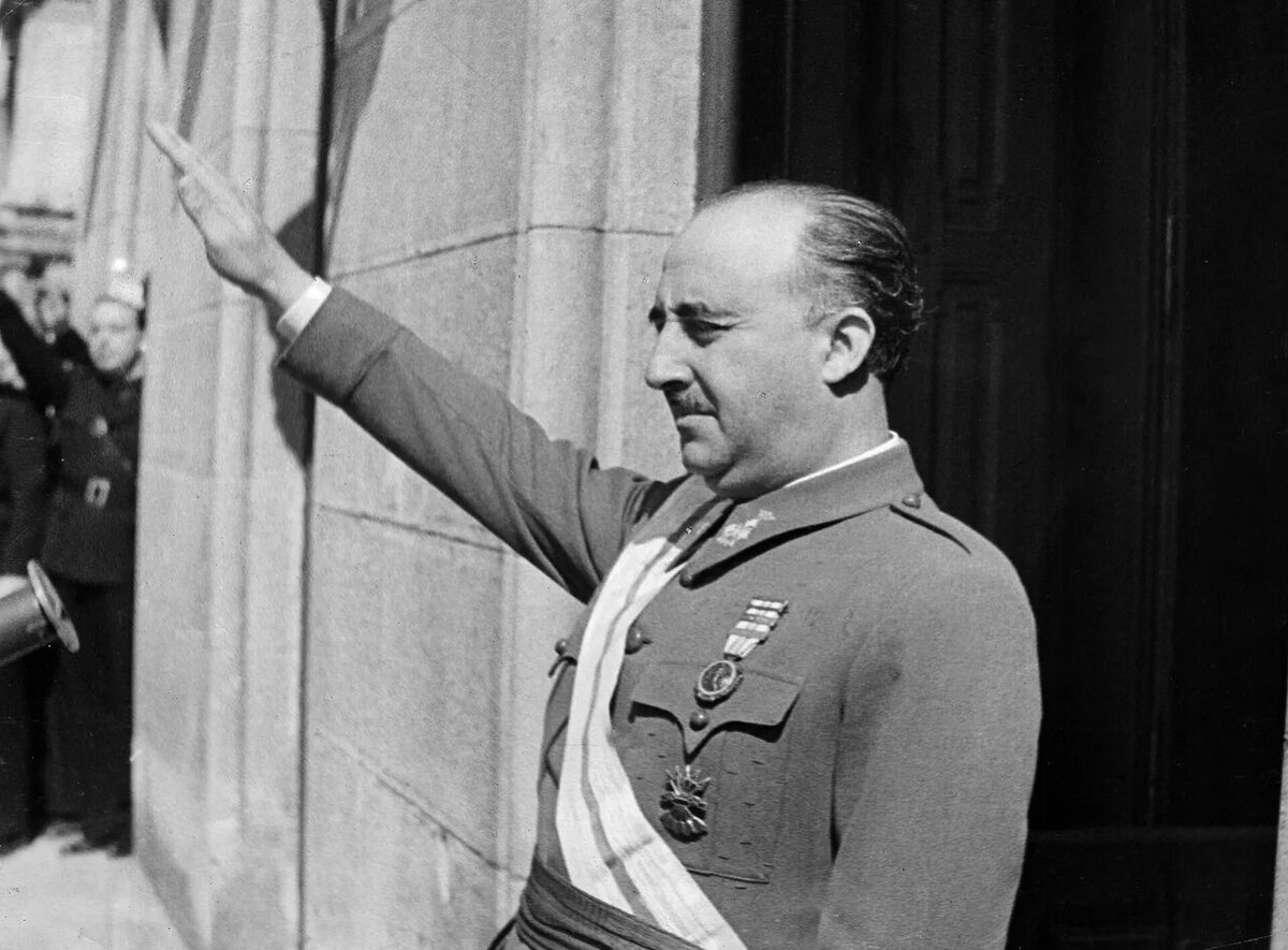 Инспанский диктатор Франко. В этой части разговора мне сразу вспомнился русский доброволец Кашкин в Испании, из "По ком звонит колокол" Э.Хемингуэя. 