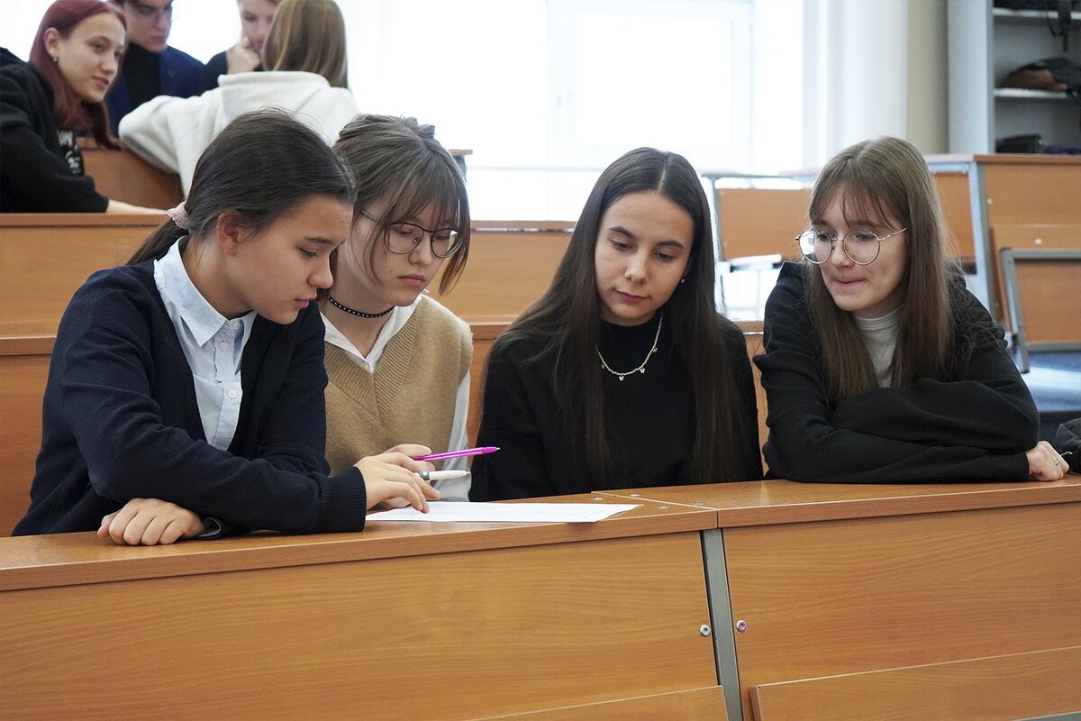 Школьники Ханты-Мансийска создали свои фирмы и оценили новые лаборатории в  ЮГУ | Югорский государственный университет | Дзен