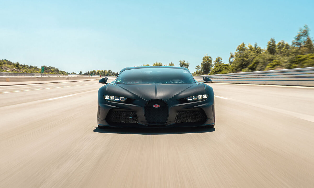 Самый быстрый телефон. Bugatti Chiron Supersport 2021. Chiron super Sport 300+. Bugatti Chiron super Sport 2021. Bugatti Chiron super Sport 300+ черный.