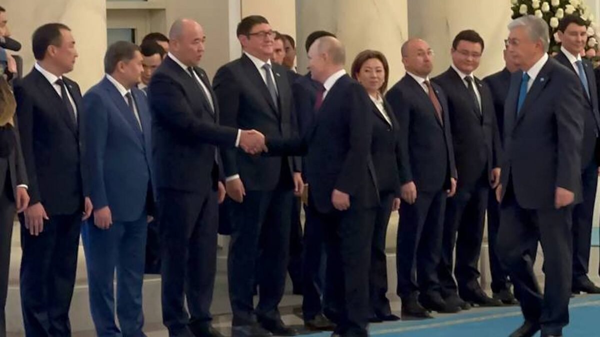    Фото: Bizmedia.kz Август Макаров