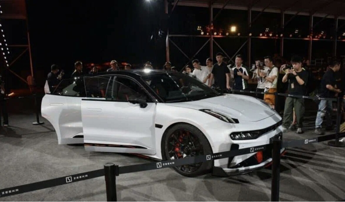Zeekr 001 FR на пресс-конференции