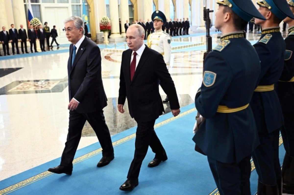    Касым-Жомарт Токаев и Владимир Путин