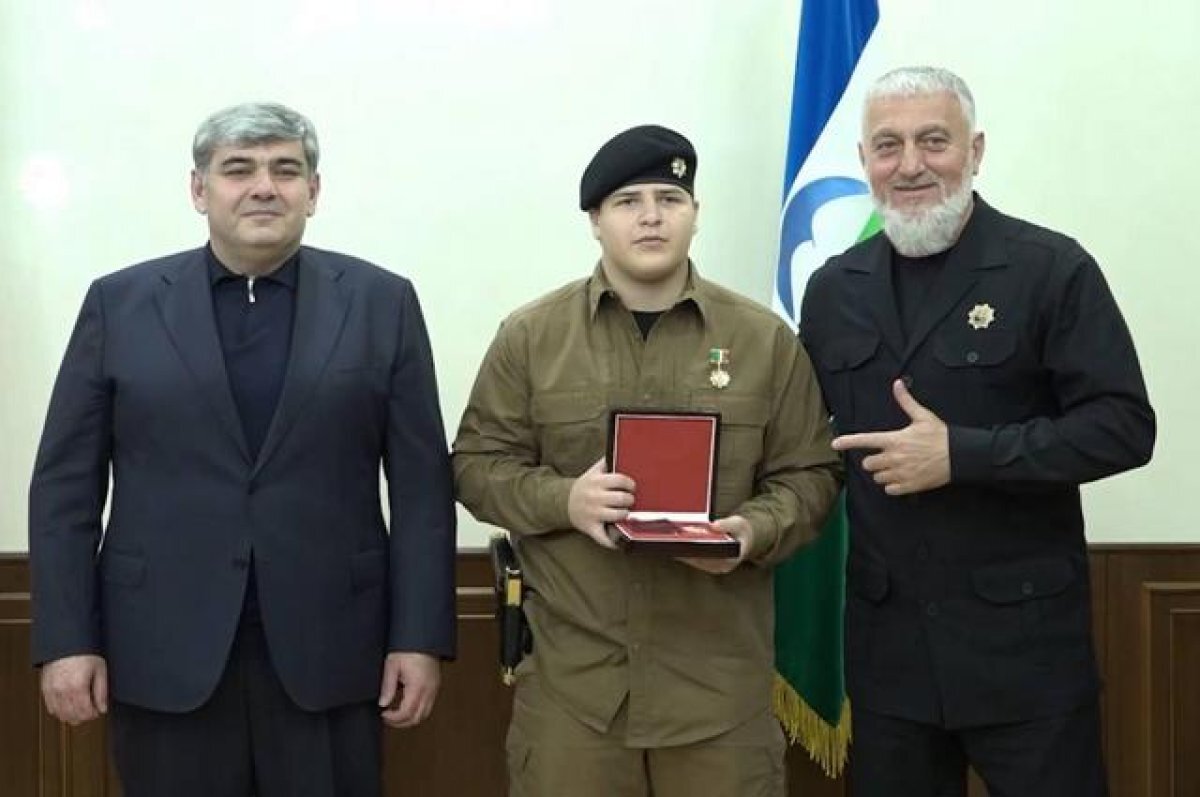    Помощник Рамзана Кадырова рассказал о золотом пистолете сына главы Чечни