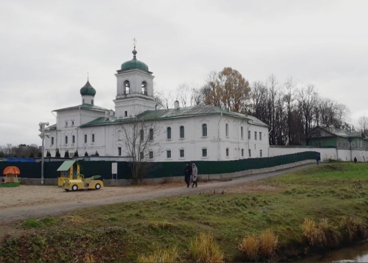 Мирожский монастырь в Новгороде