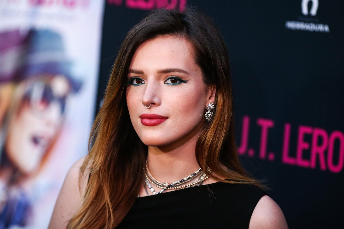 Bella thorne. Белла Торн. Белла Торн 2019. Белла Торн сейчас. Американская актриса Белла Торн.