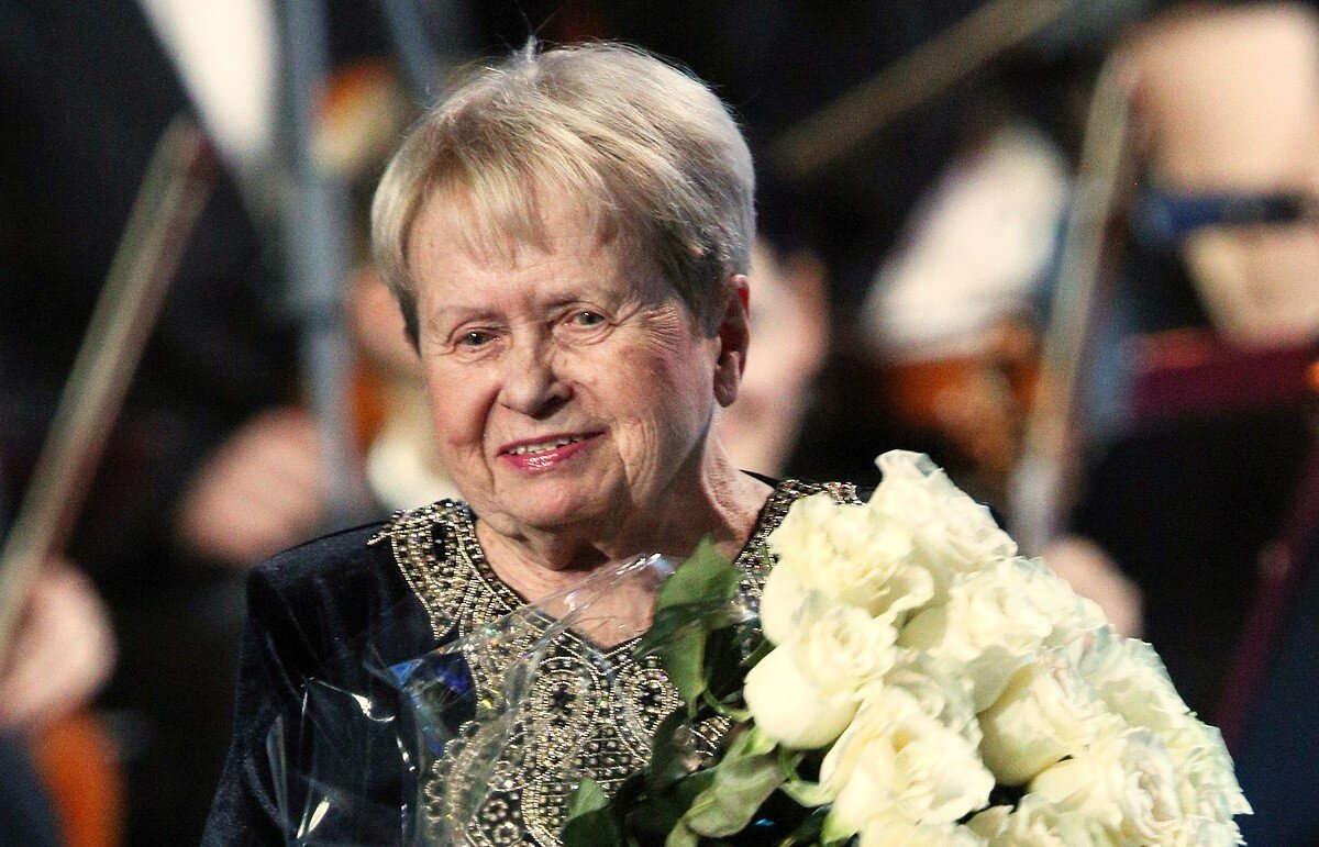 Александра Пахмутова
