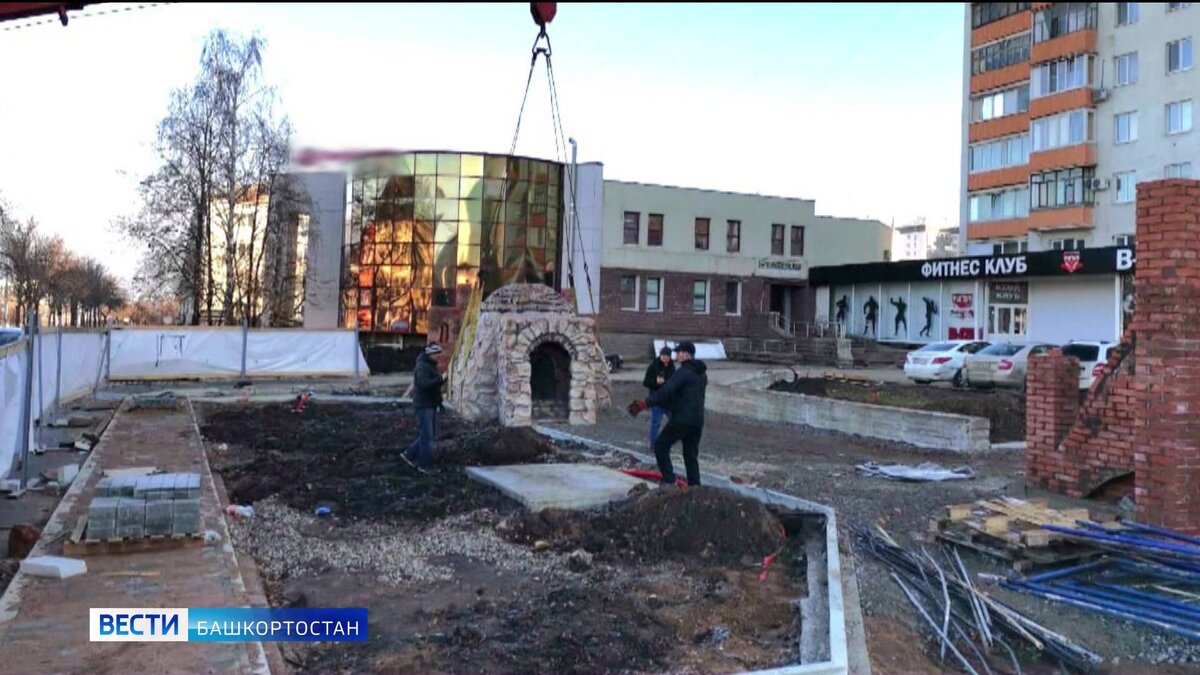    Аллея миниатюр рядом с Театром кукол в Уфе начала приобретать очертания
