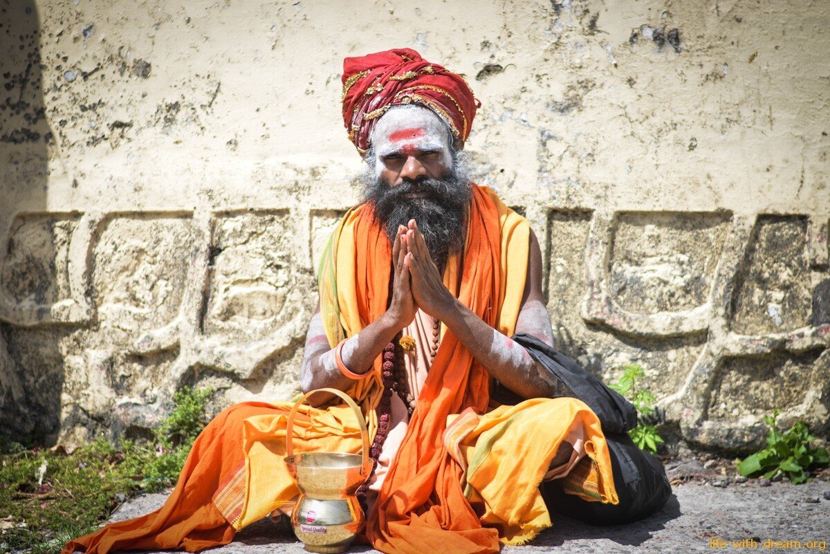 По их мнению, если три ночи подряд Луна освещает спящего человека, все системы жизнеобеспечения организма подвергаются оздоровлению, восстановлению и начинают работать более гармонично.