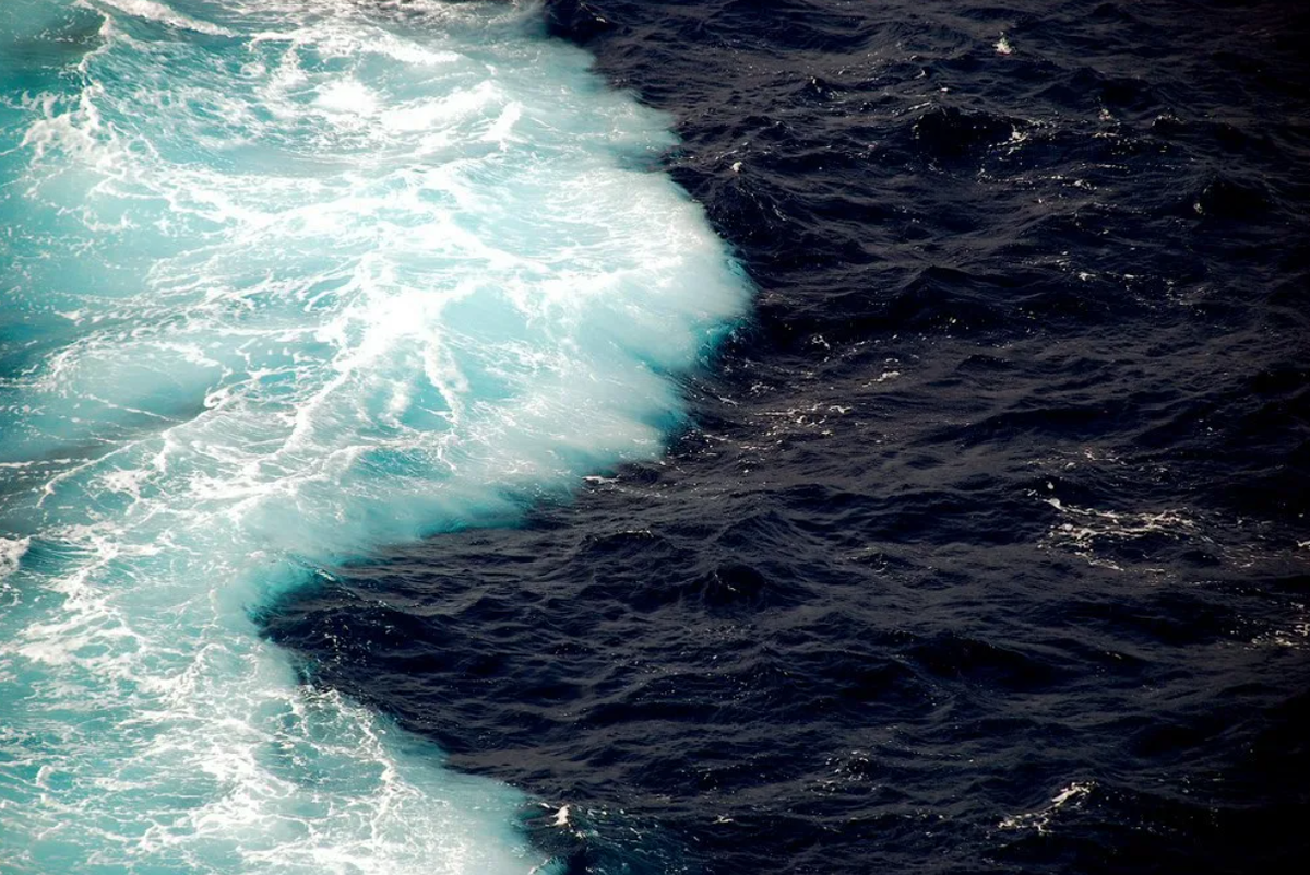 Воды океанов не смешиваются. Тихий океан и Атлантический океан. Аляскинский залив. Явление галоклин Атлантический океан.