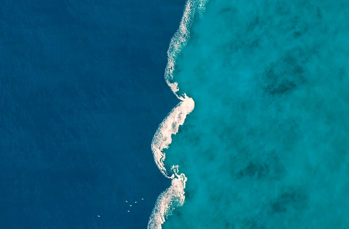 Музыка 2 океана. Карибское море Атлантический океан. Галоклин Гибралтар. Море вид сверху. Океан вид сверху.