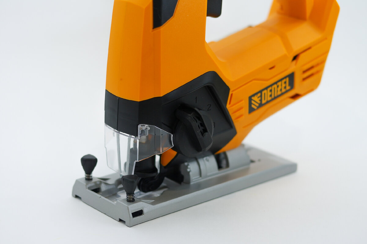 Сегодня мы поговорим об очень полезном инструменте домашнего мастера – аккумуляторном лобзике Denzel CJ-80-0. Он позволяет выполнять продольные, криволинейные и прямые распилы без привязки к розетке.-12