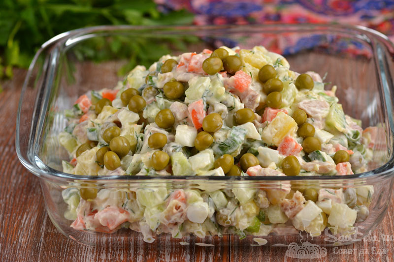 Мой любимый вариант салата Оливье (нежный, сочный и очень вкусный)