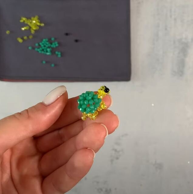    Черепашка из бисера   
Источник: Скриншот из видео