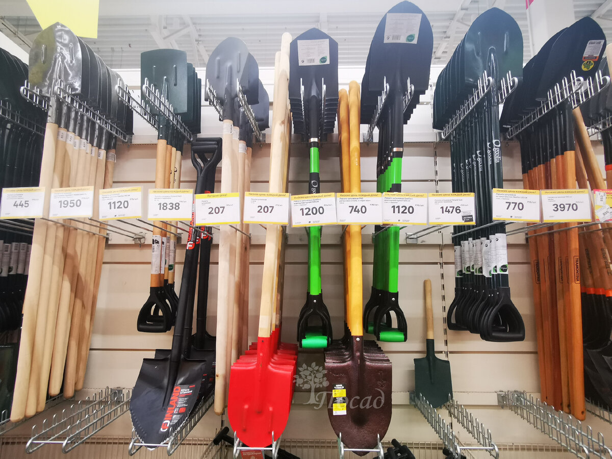 Шанцевый и прочий инструмент за зиму не протухнет, а подорожать вполне может. Если надо, лучше купить сейчас!