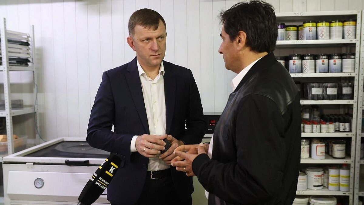    Евгений Наумов посетил краснодарское предприятие. Фото: Станислав Телеховец