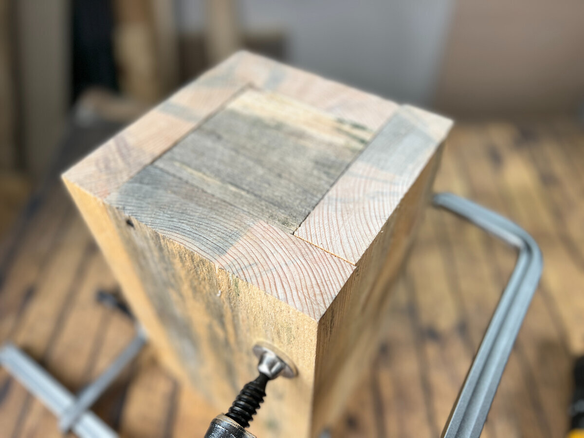 В суете современного мегаполиса мы часто забываем о том, что наши пернатые соседи также нуждаются в заботе и комфорте.-7