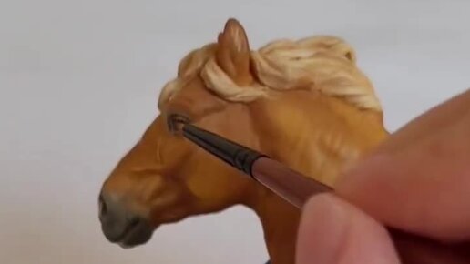 Кони на Ладони | Покрываем лошадку лаком (завершающий этап) | Дзен