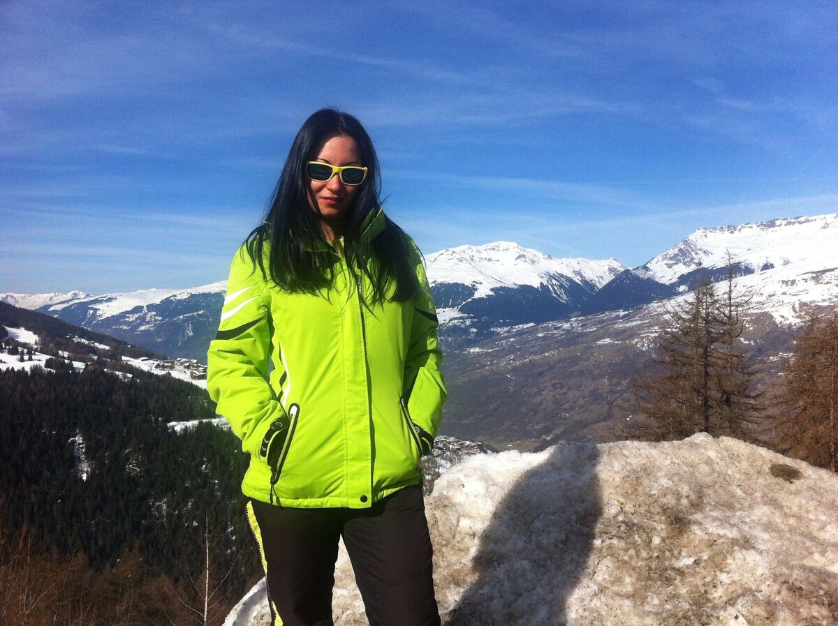 Автор изображает царицу горы где-то во французских Альпах, 2015г.