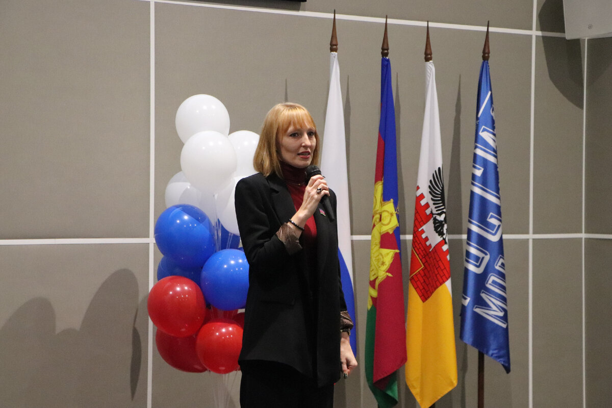 Депутат ЗСК Светлана Ангальт поздравила исторический парк «Россия-моя история» с пятилетием.