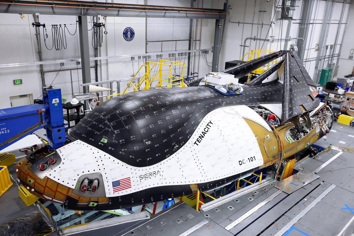Крылатый космический корабль Sierra Space Dream Chaser, источник: https://spacenews.com/sierra-space-completes-first-dream-chaser/