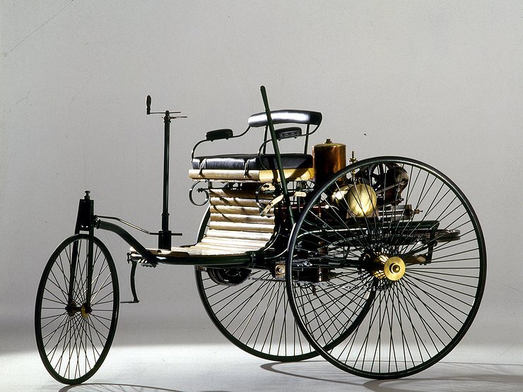 Первый в истории автомобиль