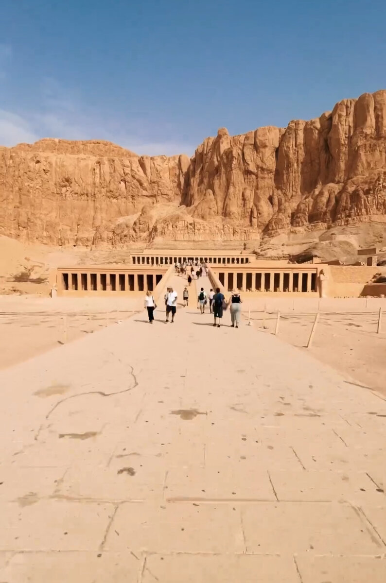 По дороге к храму 