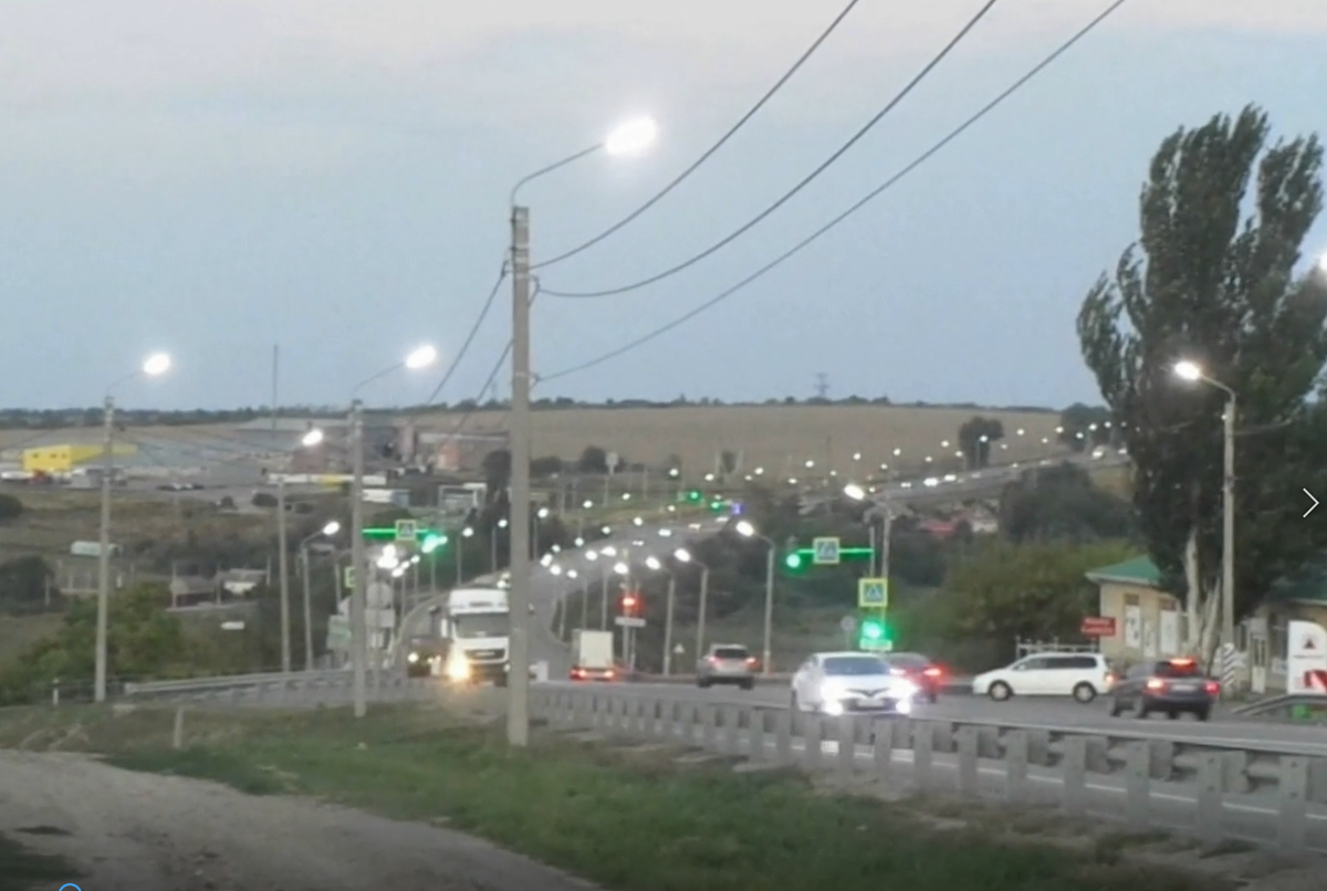 Красивая трасса. Автор фото - "Машины на трассе и животные в селе".