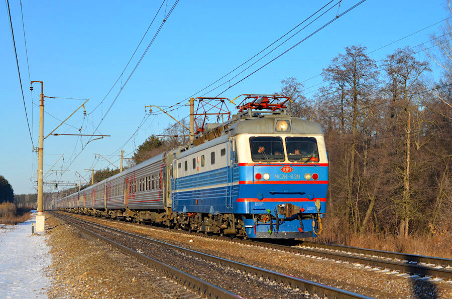 ЧС2К-639 с пассажирским поездом №116 Москва - Уфа. Источник: https://roman983.livejournal.com/50343.html