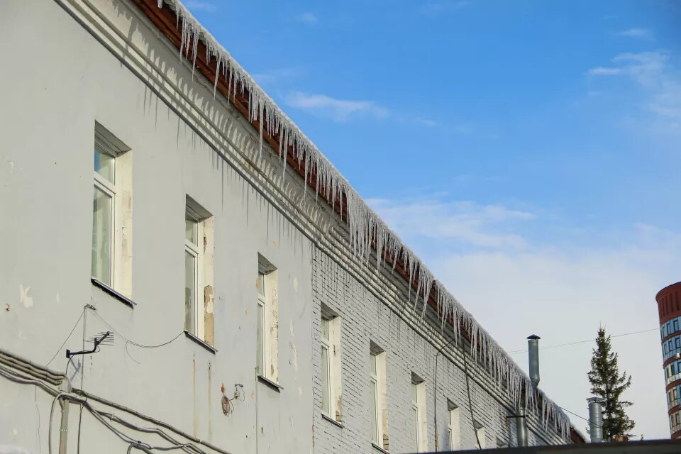 Сосульки. Наледь. Барнаул Источник: Виталий Барабаш/"Толк"