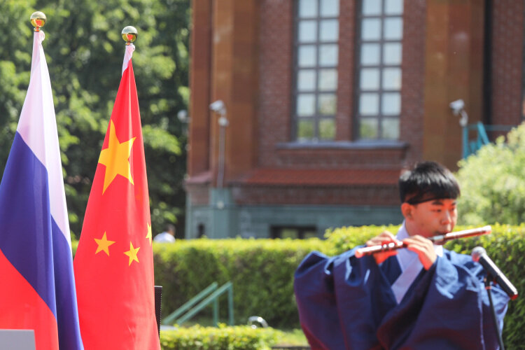    «Генеральное консульство Китая находится рядом с Кремлевской набережной, а недалеко — парк «Урам». Здесь много энергичных молодых людей, и мне это место очень нравится» Фото: «БИЗНЕС Online»