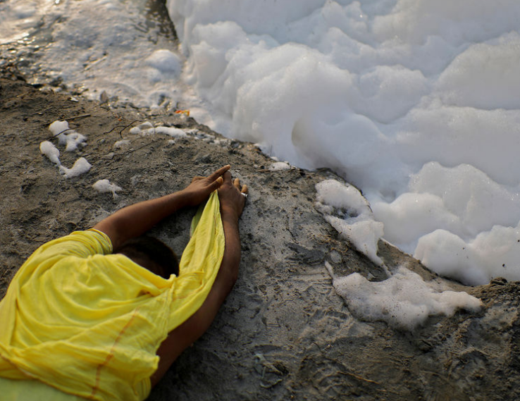 Выглядит, как поклонение пене - Богу Промышленного Производства