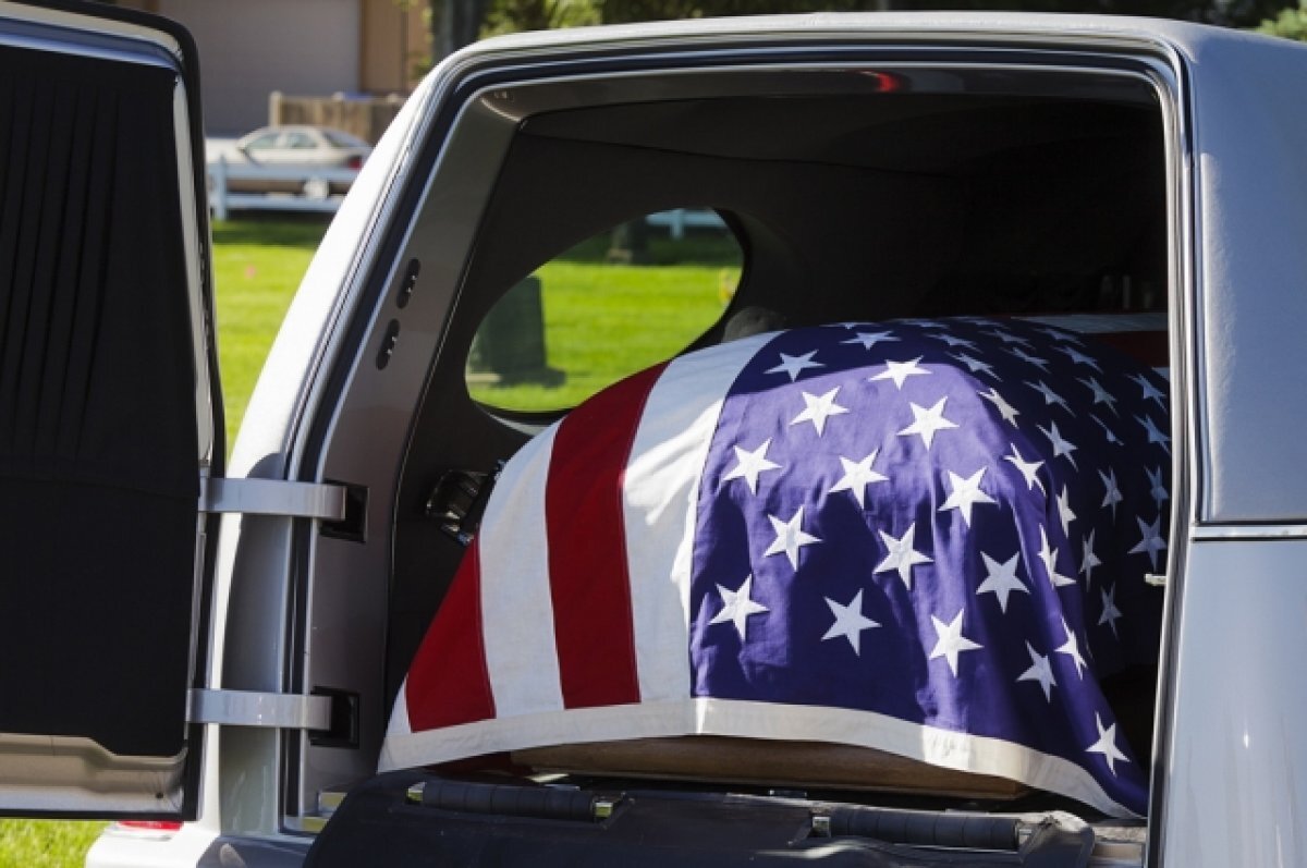    Мэр американского Смитс-Стейшн не выдержал разоблачений своей двойной жизни