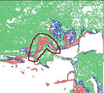 Видно, что есть "зеленый" участок, со всех сторон которого уровень ниже водохранилища. Значит, если бы не было дамб, то он был бы посреди этого водохранилища островом?