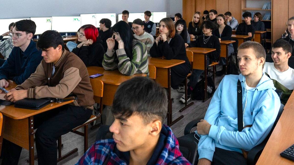    Студентам Нижневартовска показали сериал «Политех» видеосервиса Wink от «Ростелеком»