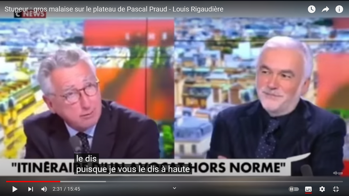 Хитрая улыбка понявшего намек Паскаля Про. Скриншот из передачи с канала Ligne Droite в YouTube.